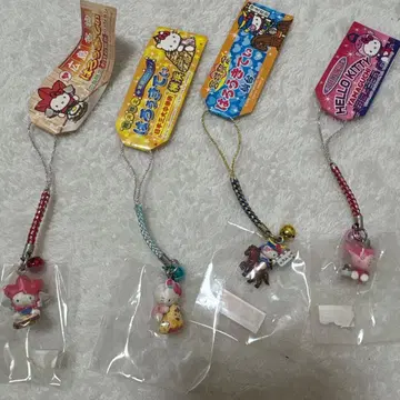 헬로키티 스트랩 4개 세트