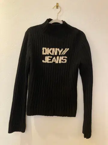 DKNY/JEANS 리브 터틀넥 스웨터 블랙 S 사이즈