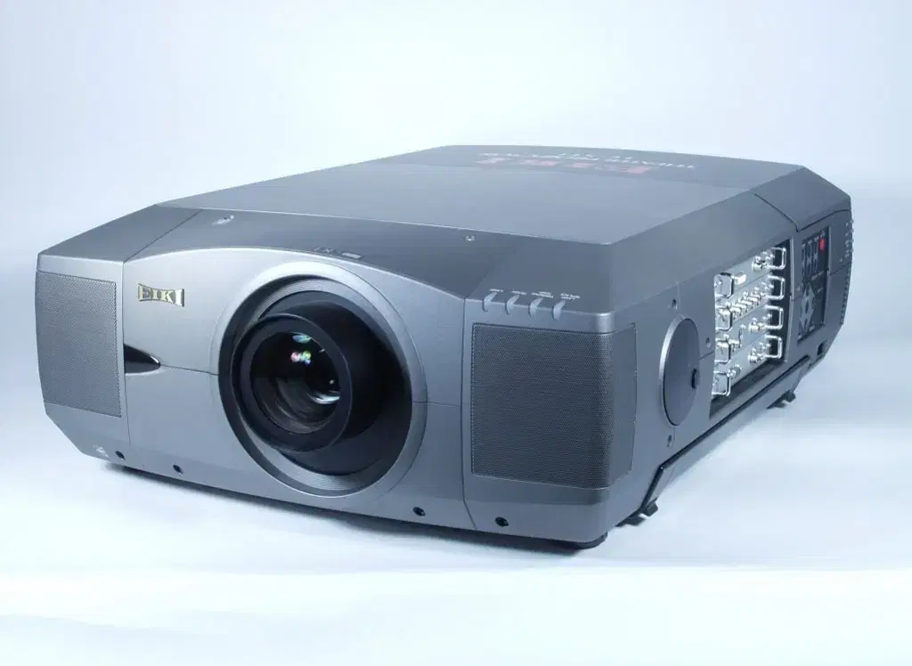 Eiki LC-XT3 10000 ANSI Lumens Used Beam Projector