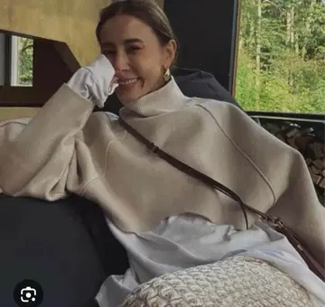 Ameri ROUNDNESS SHORT KNIT [ 아이보리 free ]