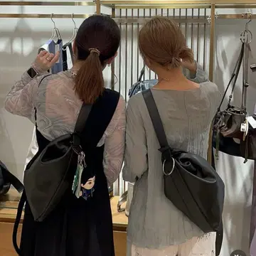 그레이 숄더백 2way 이아하피요네