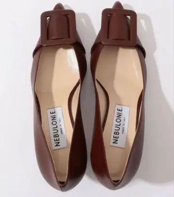 NEBULONIE 브라운 버클 펌프스