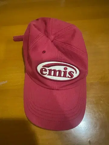 emis 빨간색 캡