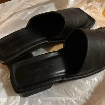 JEANASIS 블랙 뮬 샌들 중고