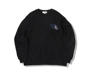 블랙 자수 크루넥 맨투맨