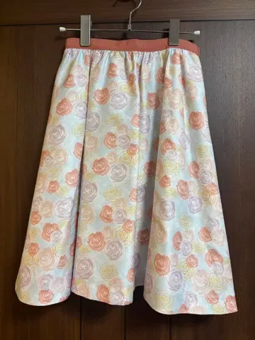 아베닐 에투알 콜라보 스커트 Disney 미녀와 야수