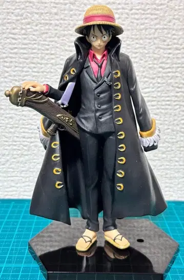 원피스 루피 피규어