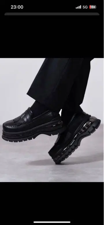 블랙 가죽 로퍼 통굽 프린지