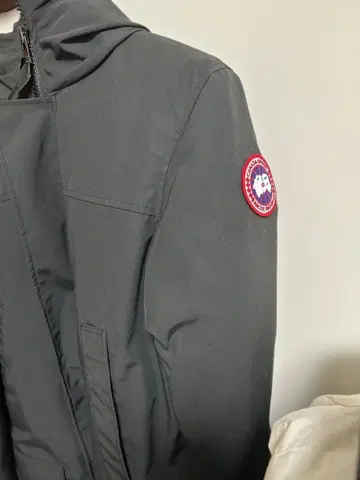Canada Goose 블랙 다운 자켓 M
