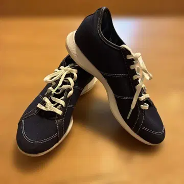 [ 새상품급 ] Reebok EASYTONE 2.0 네이비 스니커즈