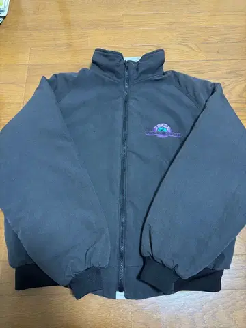 ROARK VACATION RESORT 자켓