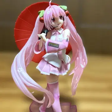 핑크 머리 하츠네 미쿠