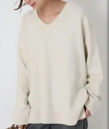 두지엠 클라세 EVERYDAY I LIKE COMFY V넥 니트