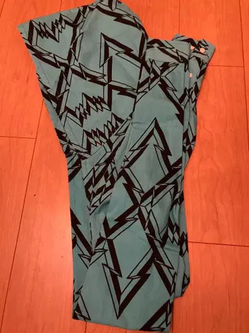 phenomenon 번개 무늬 스카이블루 후드 머플러