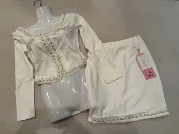 Tika 택 포함 새상품/화이트+골드 체인/셋업 미니 수트