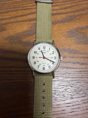 새상품급 Timex 위켄더 카키