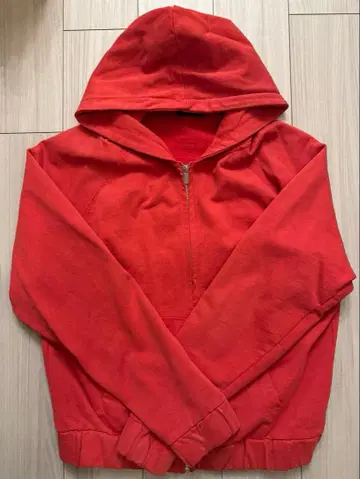 ZARA 빨간색 풀 지퍼 후디