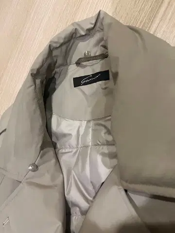 베이지 트렌치코트 충전솜 스터링 루어