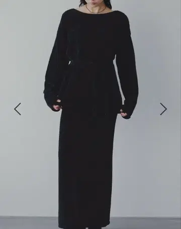 아파트바이 몰 셋업 블랙 상의와 리본만