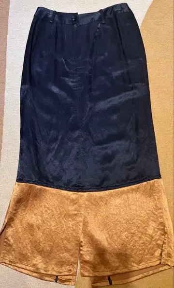 CINOH 새틴풍 롱 스커트 네이비/골드