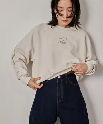 agnes b x NERGY 크롭 기장 크루넥 풀오버 에네스베