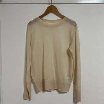 베이지 크루넥 긴팔 니트