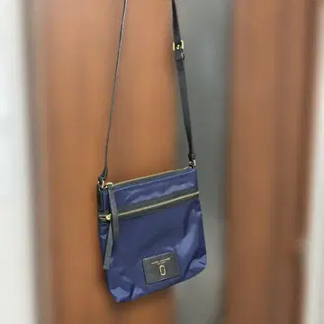 마크 제이콥스 네이비 숄더백