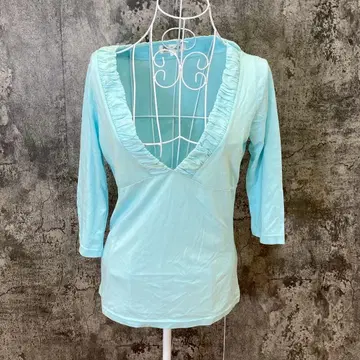 미쉘클랑 V넥 셔링 티셔츠 7부 소매 스카이블루(38)