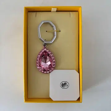 *새상품 미사용* SWAROVSKI 키링 페어컷 핑크
