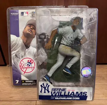 McFarlane Toys 버니 윌리엄스 피규어