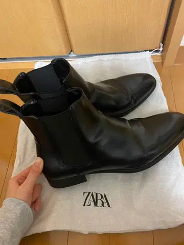 ZARA 블랙 사이드 고어 부츠