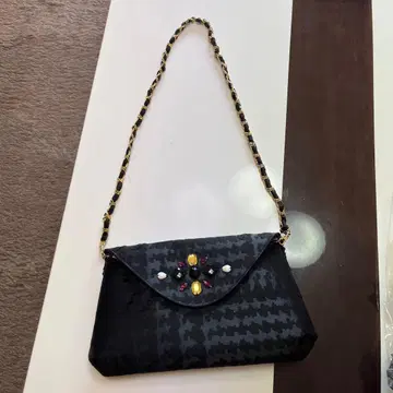 유초텐 양재점의 블랙 숄더 & 클러치백