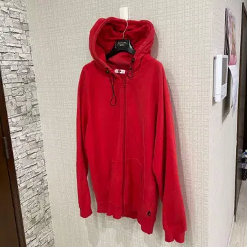 빨간색 후드 부착 후드티 VAN JAC