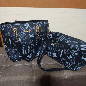 캐주얼한 디자인의 블랙 토트백과 숄더백 세트