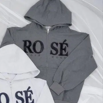 로제뮤즈 Fur logo zip hoodie 차콜 후드티