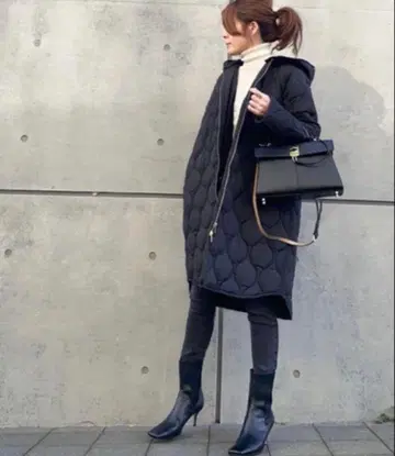 미사용 새상품 Emma Taylor 3way 퀼팅 푸드코트 36 블랙