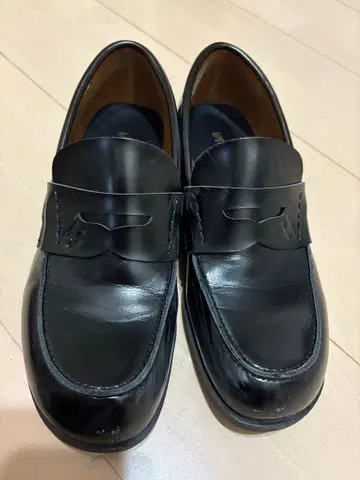 TOMBOW 블랙 가죽 로퍼