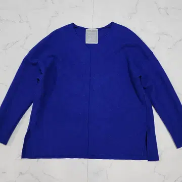 비어즐리 울 압축 풀오버 니트 2024년 모델 블루