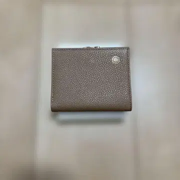 새상품 황궁 한정 국화 문양 이단 접이식 지갑 모카 브라운