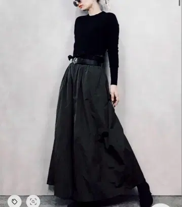 UN3D. 하이웨스트 개더 맥시 팬츠