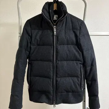 AKM 다운 자켓 M 사이즈