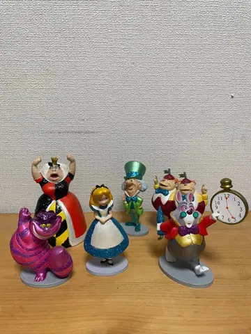 디즈니 스토어 원더랜드의 앨리스 피규어 6체 세트