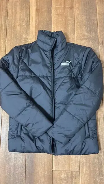 PUMA 블랙 다운 자켓 충전솜 블랙