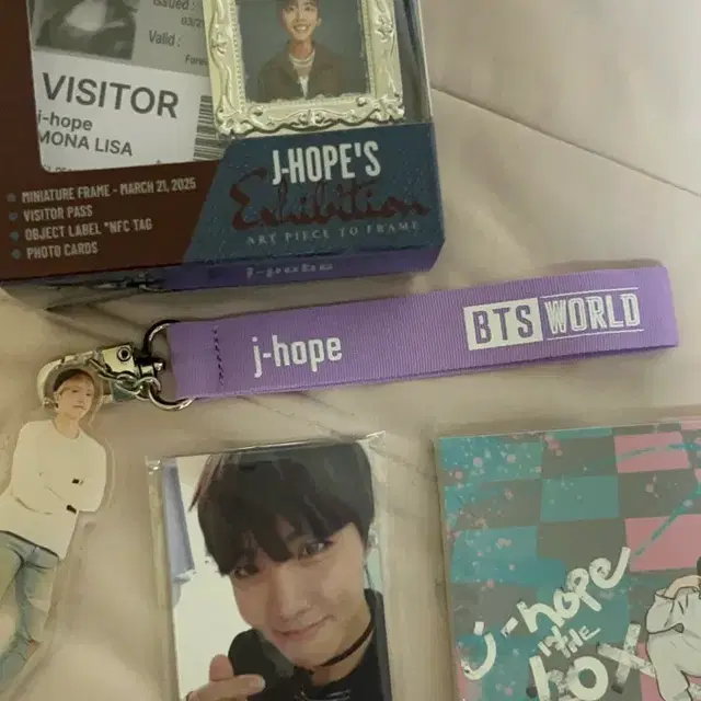 제이홉 굿즈 일괄 (비월 모나리자 비공굿)