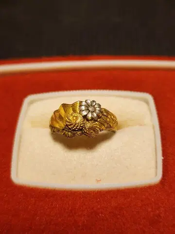 유품 정리 빈티지풍 골드 톤 반지