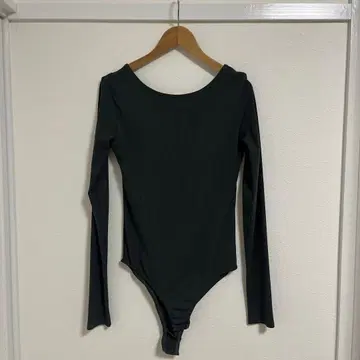 다크 그레이 긴팔 바디수트