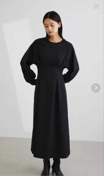 허리 턱 플레어 원피스