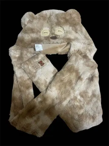 곰 귀 달린 후드 베이지 계열 팀 머플러