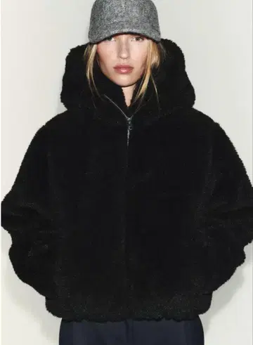 ZARA 후드 부착 써멀 인슐레이션 보아 아노락 M