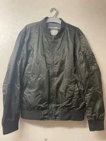 Natural story MA-1 스타일 자켓 올리브 색상